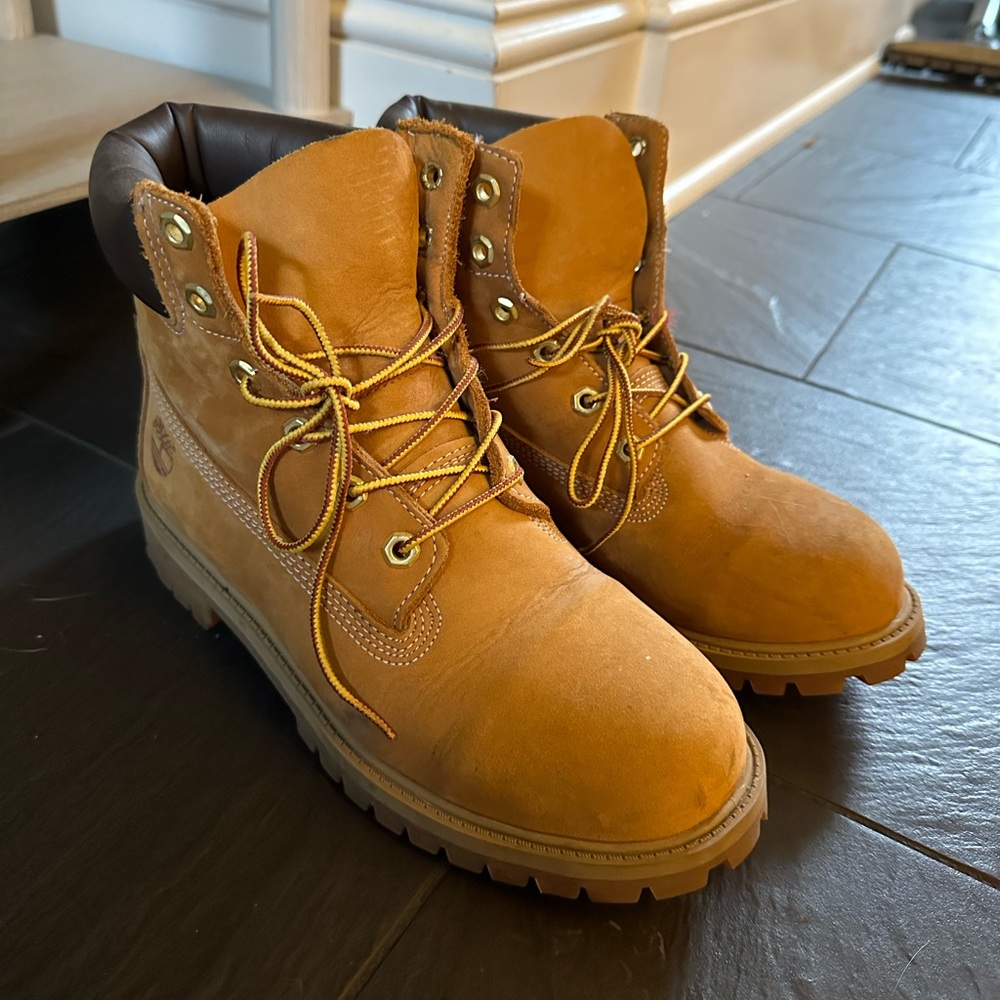 Women’s Timberland Premium Waterproof Boot size 8